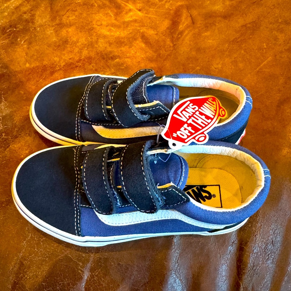 Vans little boys’ shoes- Old Skool V